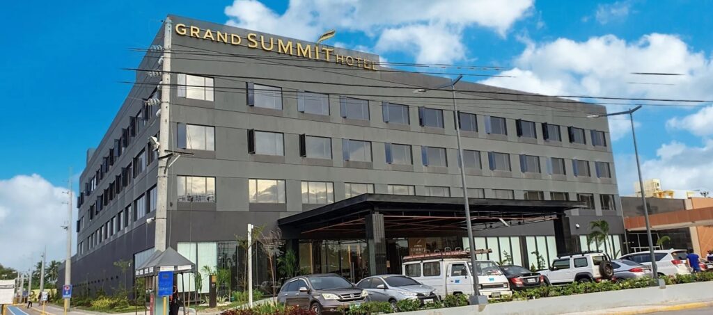 Grand Summit Hotel General Santos: Luxury Stay in the City