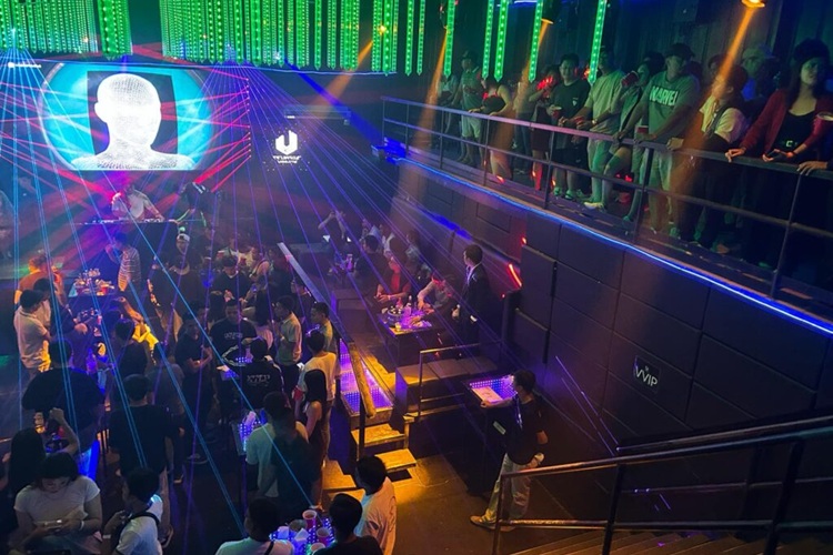 Nightlife: Beers, Bars, and the Right Attitude