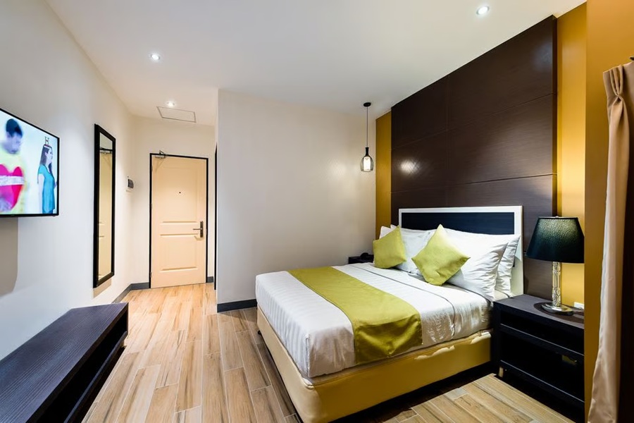 q citipark hotel delux room